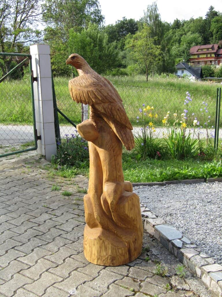 alt=''unikatne lesene skulpture''
