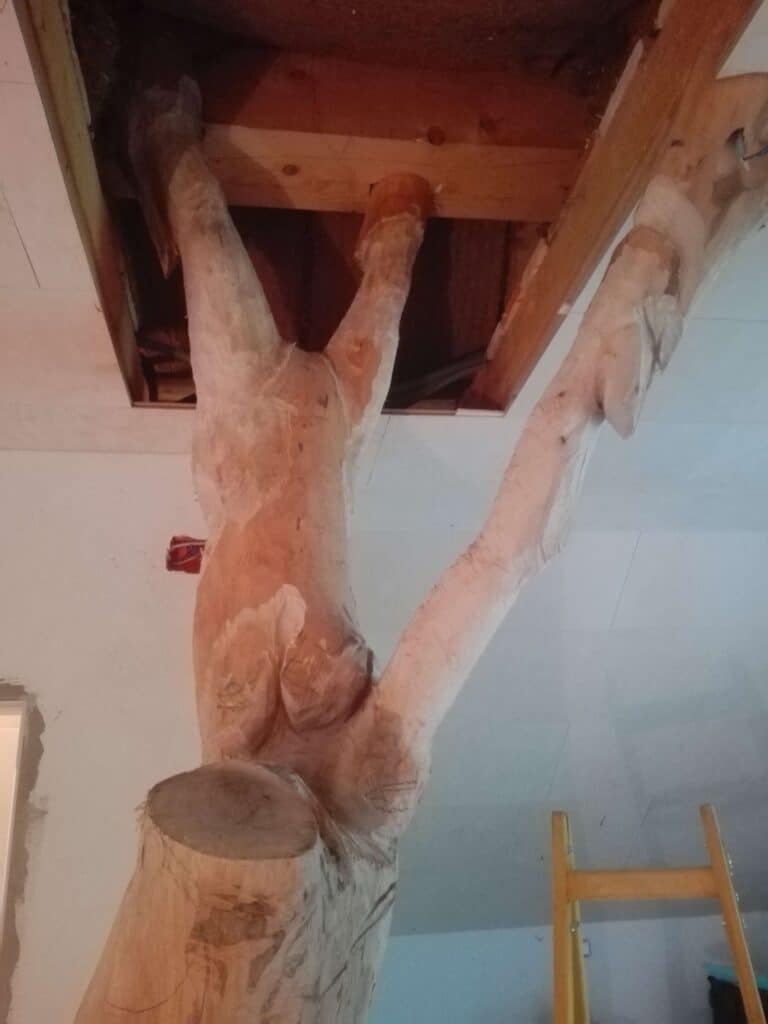 Lesene skulpture, ženski akt