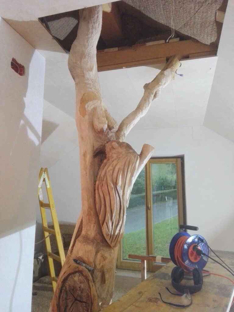 Lesene skulpture, akt v izdelavi